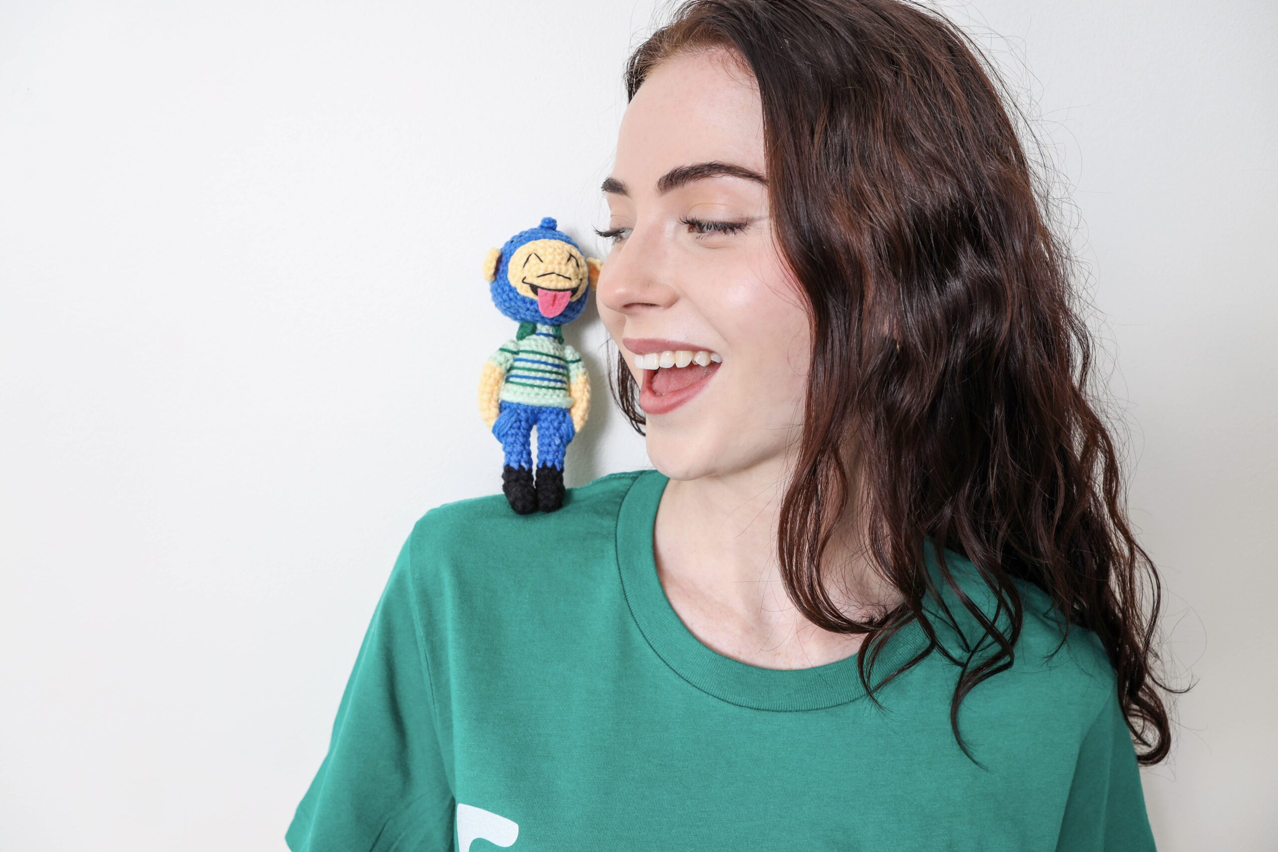 Wilbur with a girl in an " I'm Pretty Savvy t-shirt.